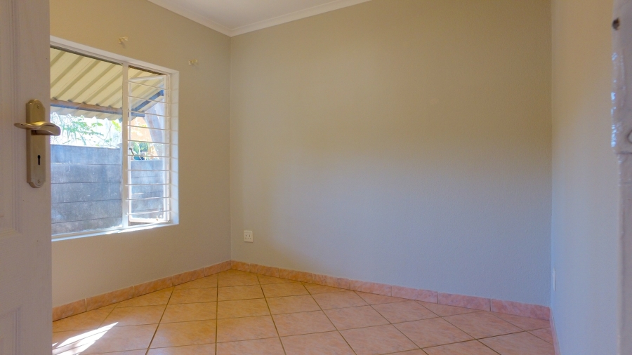 2 Bedroom Property for Sale in Oos Einde North West